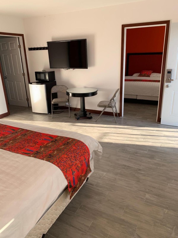 norwalk inn & suites image 4