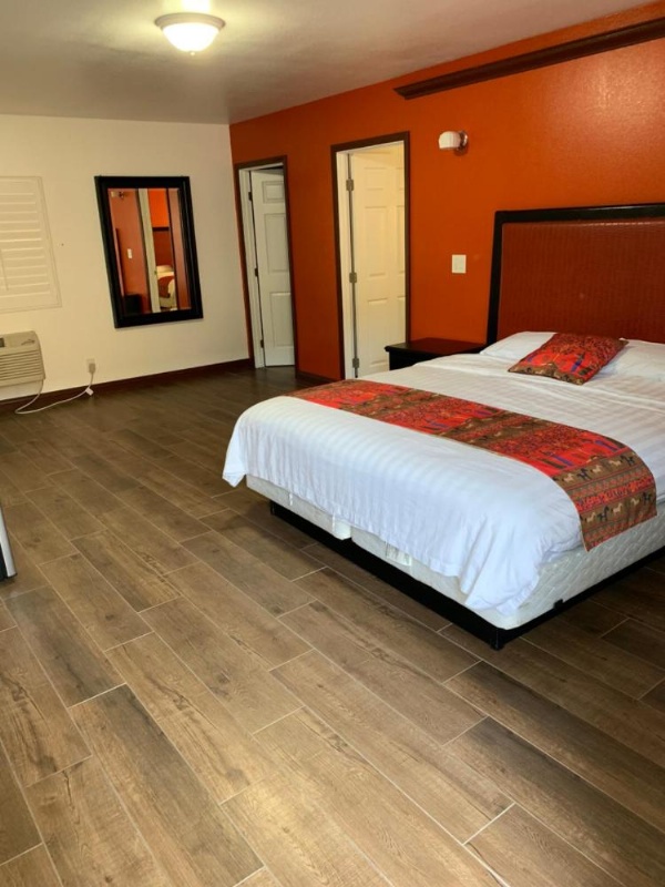 norwalk inn & suites image 9